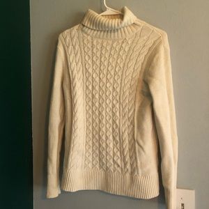Off white GAP turtle neck sweater